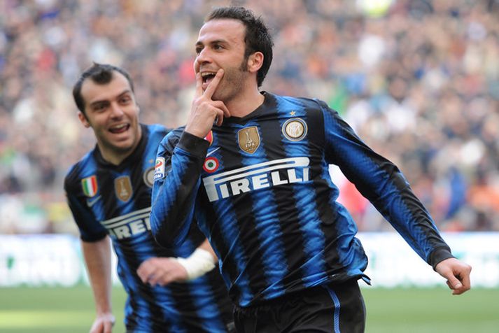 Giampaolo Pazzini fagnar sigurmarki Inter.