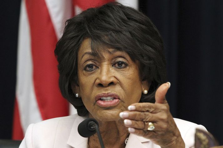 Maxine Waters hefur hvatt stuðningsmenn sína til þess að gagnrýna aðgerðir Trump.