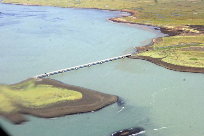 Nýtt hótel á að rísa á sjávarkambinum nærri Ölfusá, á góðum stað fyrir norðurljósaskoðun.