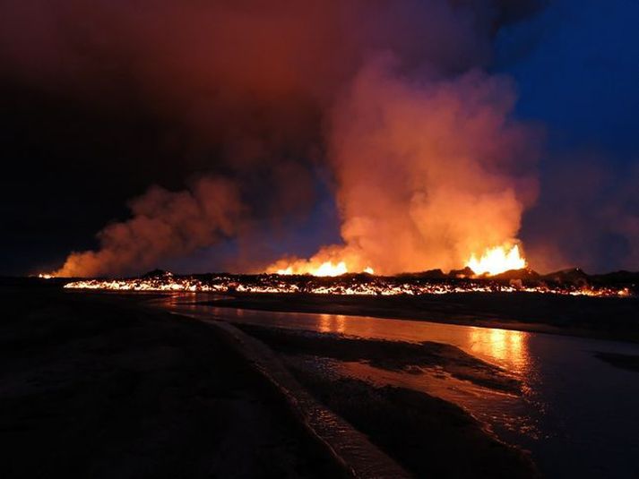 Lítil breyting virðist hafa orðið á eldgosinu í Holuhrauni í nótt.