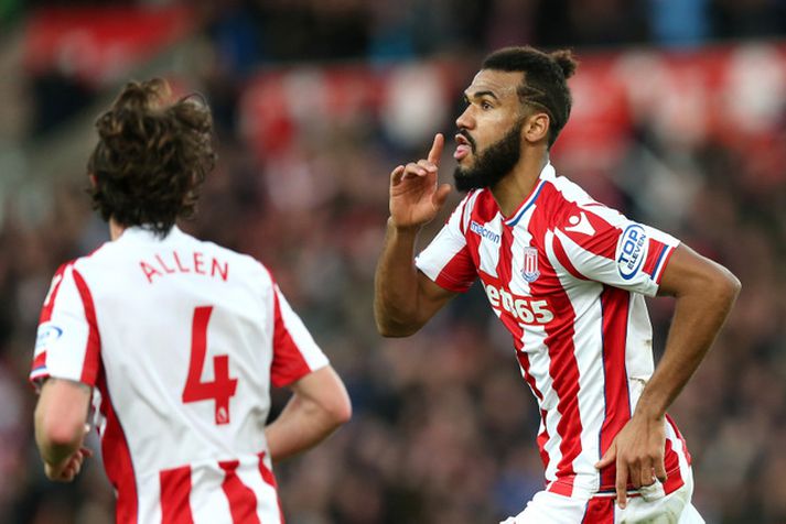 Eric Maxim Choupo-Moting fagnar marki sínu fyrir Stoke gegn West Brom.