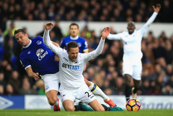 Gylfi Þór Sigurðsson vann sér inn vítaspyrnu um síðustu helgi og skoraði úr henni sjálfur.