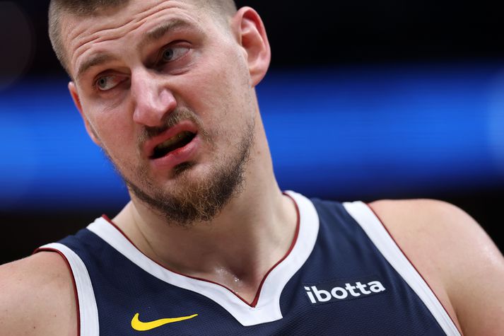 Nikola Jokic hefur sennilega verið besti leikmaður NBA-deildarinnar í vetur. Gengi Denver Nuggets hefur hins vegar ekki verið neitt spes.