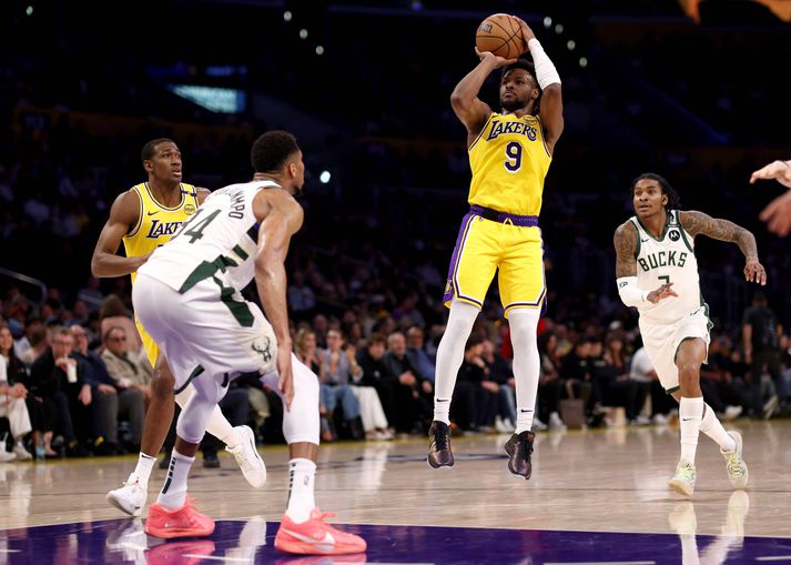 Enginn leikmaður Los Angeles Lakers skoraði meira en Bronny James gegn Milwaukee Bucks.