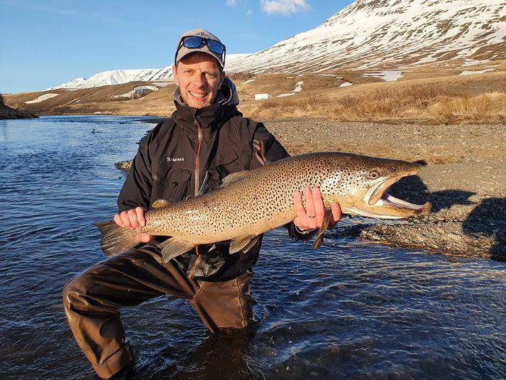 Flottur birtingur úr Eyjafjarðará hjá félögunum í VÆS fly fishing.