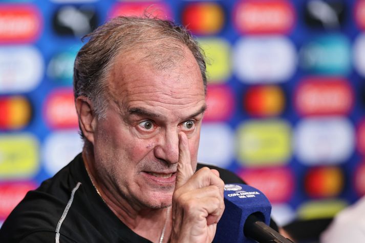 Marcelo Bielsa, þjálfari Úrúgvæ, mætti á blaðamannafund fyrir leikinn um þriðja sæti í Copa America og aus úr skálum reiði sinnar.