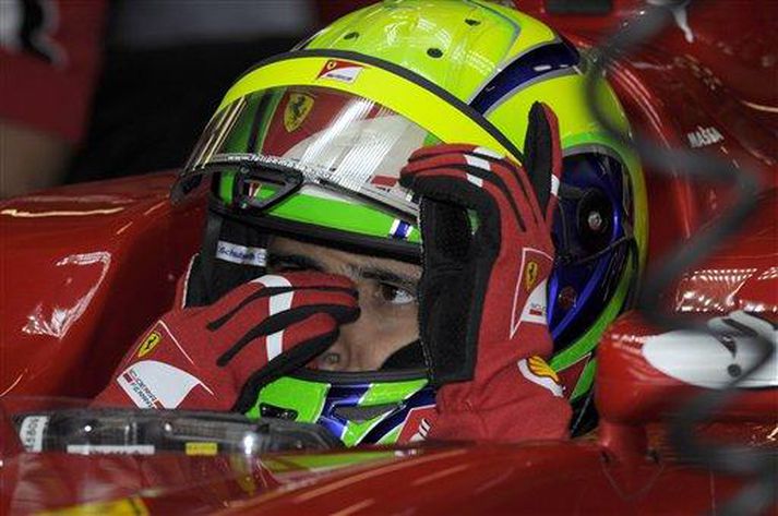 Felipe Massa á Silverstone brautinni í dag, þar sem hann ók á tveimur æfingum með Ferrari.