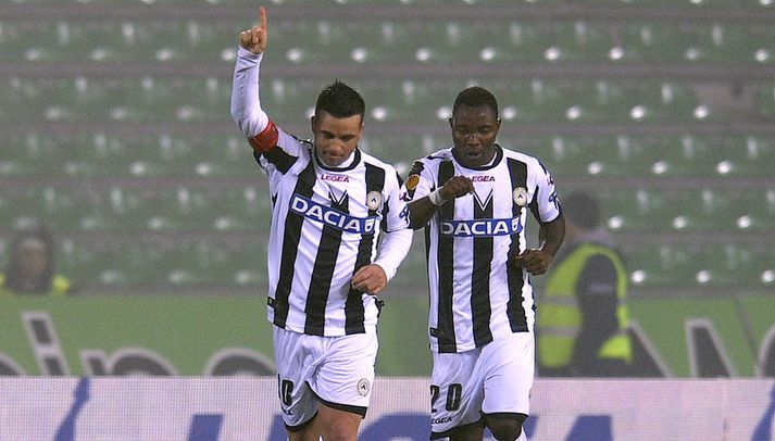 Antonio Di Natale og félagar í Udinese komust áfram í kvöld.